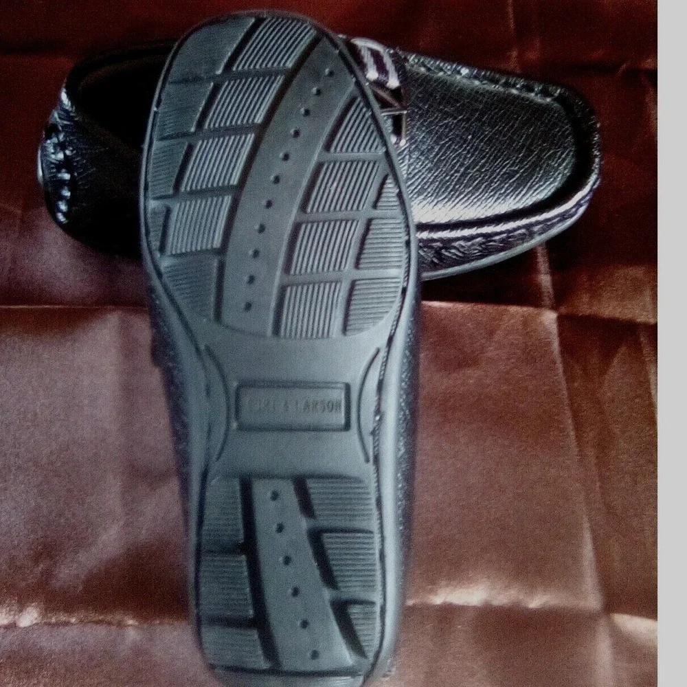 Curt & Larson Loafers Dress Shoes Slip On Metallic V Accent Kids